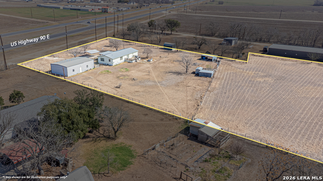 Listing photo id 25 for 3124 Hwy 90 E