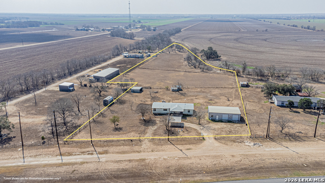 Listing photo id 2 for 3124 Hwy 90 E