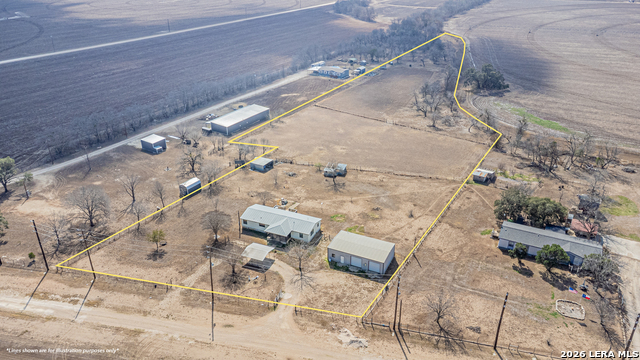 Listing photo id 4 for 3124 Hwy 90 E