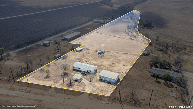 Listing photo id 5 for 3124 Hwy 90 E