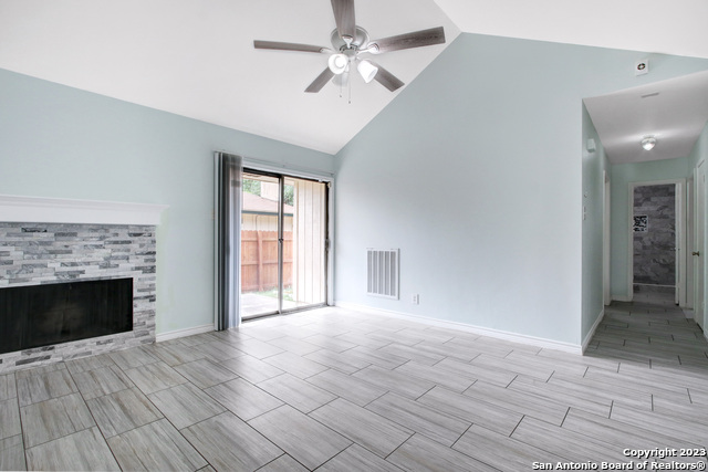 Image 13 of 28 For 5531 Ivanhoe St