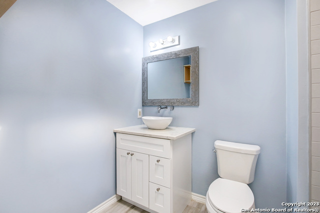 Image 16 of 28 For 5531 Ivanhoe St