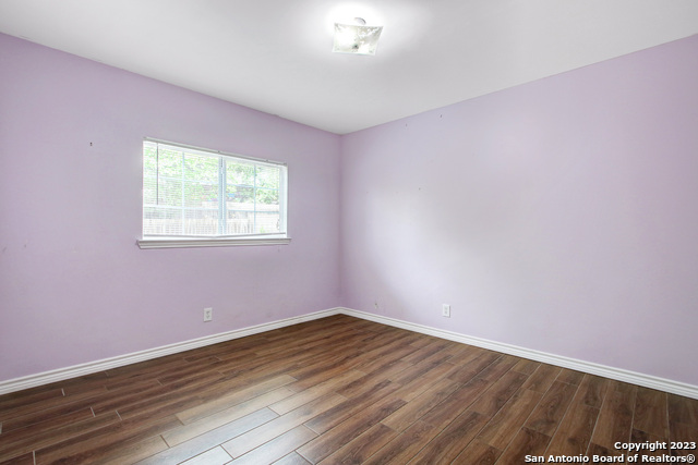 Image 19 of 28 For 5531 Ivanhoe St