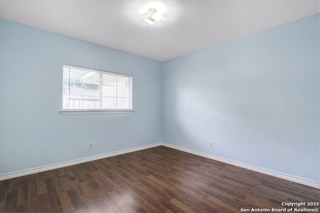 Image 22 of 28 For 5531 Ivanhoe St