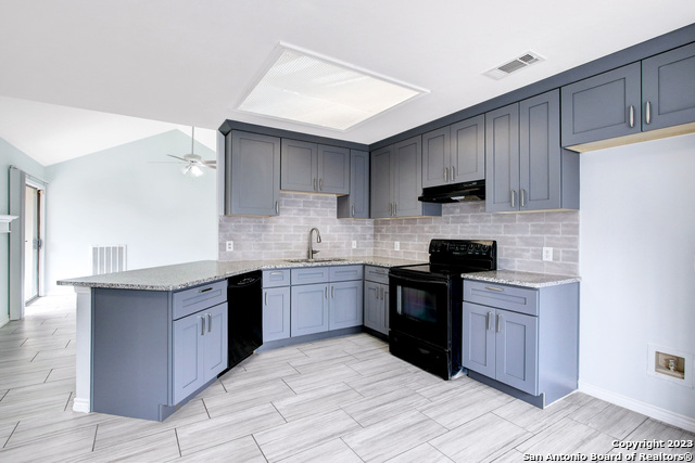 Image 7 of 28 For 5531 Ivanhoe St