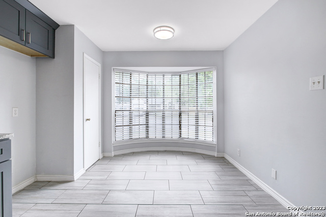 Image 8 of 28 For 5531 Ivanhoe St