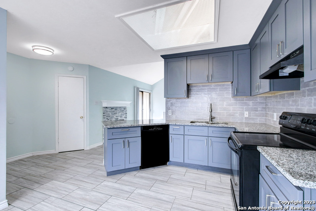 Image 9 of 28 For 5531 Ivanhoe St