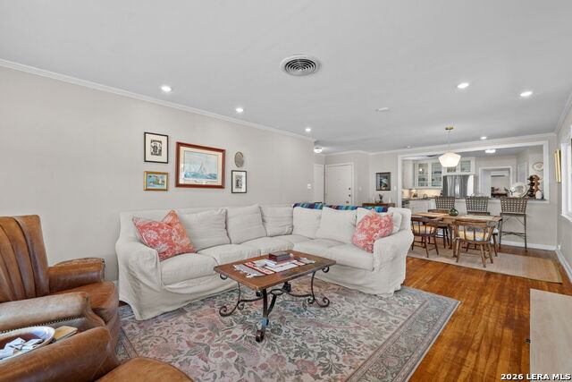 Image 9 of 30 For 221 Seford Dr