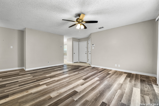 Image 5 of 29 For 2619 Kingswell Ave