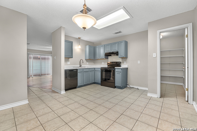 Image 8 of 29 For 2619 Kingswell Ave