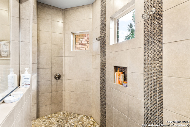 Image 16 of 36 For 8116 Grierson