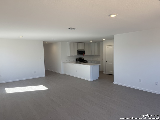 Image 3 of 29 For 9161 Luciano