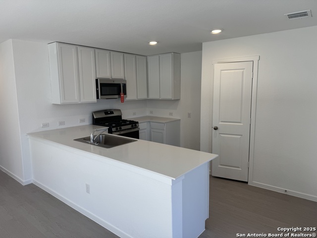 Image 4 of 29 For 9161 Luciano