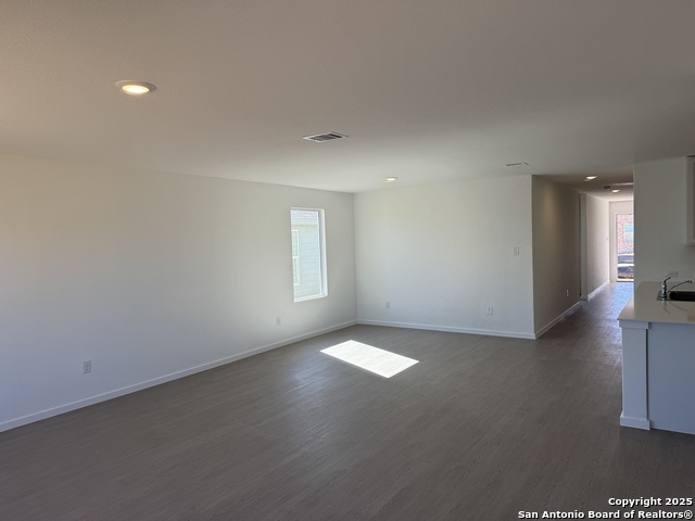 Image 6 of 29 For 9161 Luciano