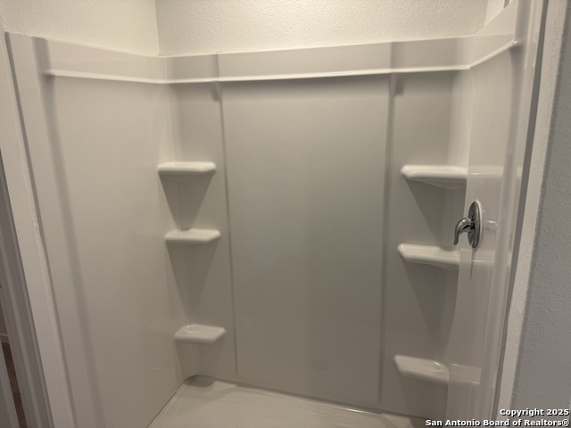 Image 9 of 29 For 9161 Luciano