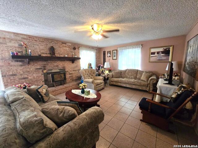 Listing photo id 12 for 18970 Fm 2790 W