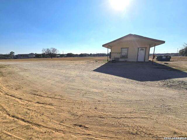 Listing photo id 35 for 18970 Fm 2790 W