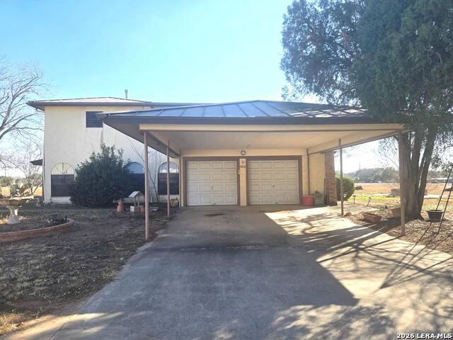 Listing photo id 5 for 18970 Fm 2790 W