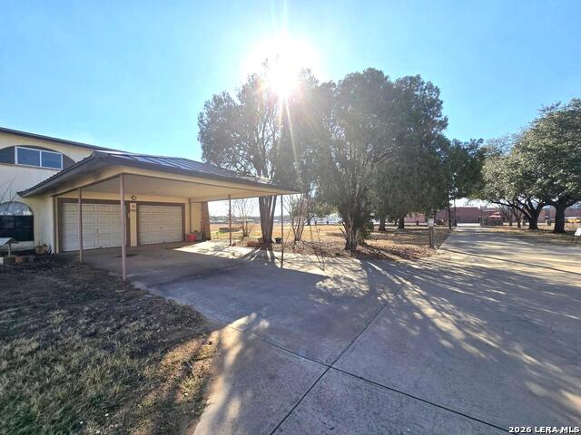 Listing photo id 7 for 18970 Fm 2790 W