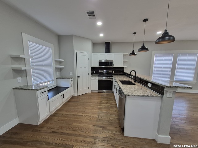 Image 11 of 33 For 319 Burleson