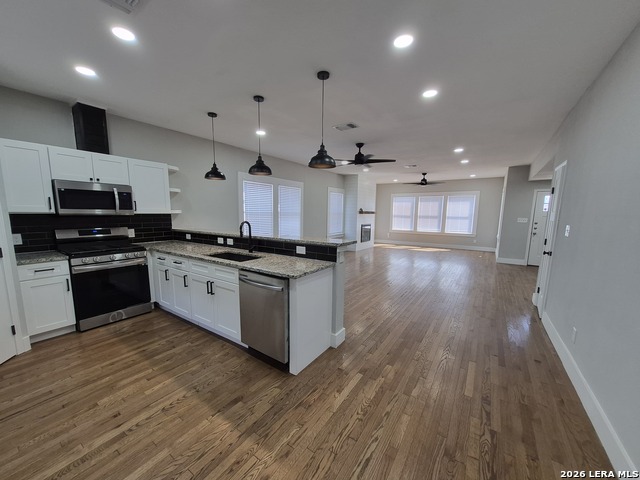 Image 12 of 33 For 319 Burleson