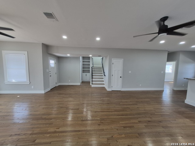 Image 13 of 33 For 319 Burleson