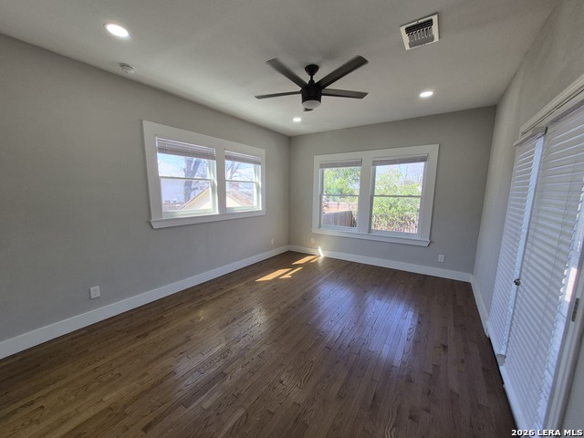 Image 14 of 33 For 319 Burleson