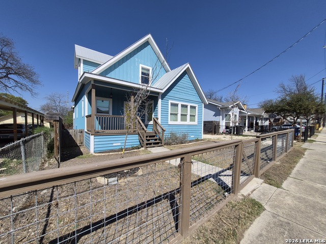 Image 2 of 33 For 319 Burleson