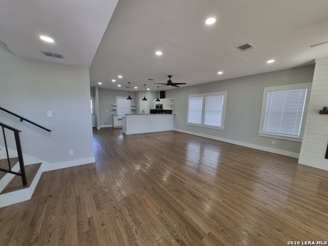 Image 9 of 33 For 319 Burleson