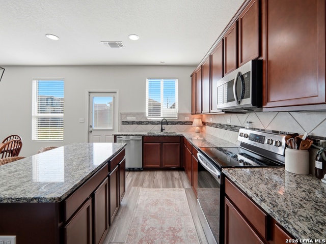 Image 13 of 38 For 456 Nova Zembla