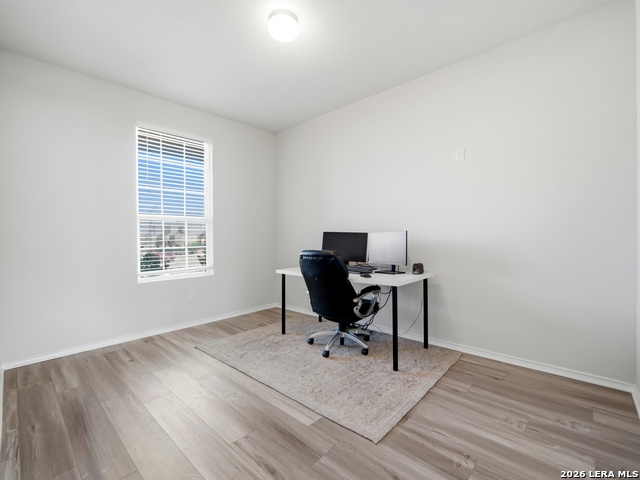 Image 15 of 38 For 456 Nova Zembla