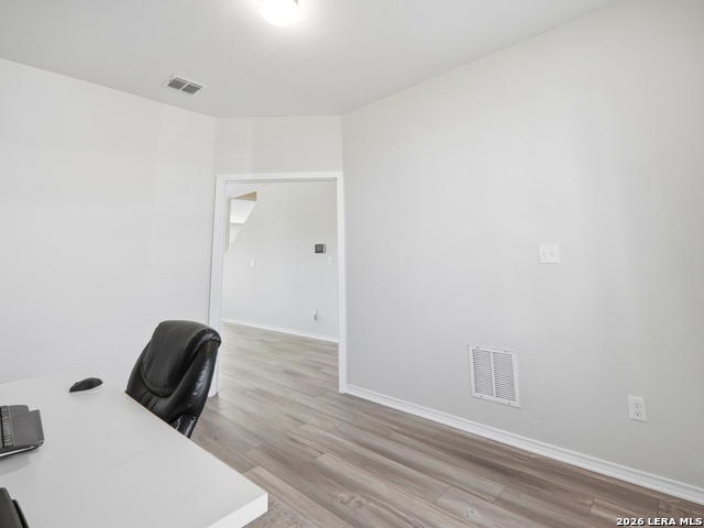 Image 16 of 38 For 456 Nova Zembla