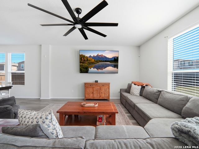 Image 8 of 38 For 456 Nova Zembla