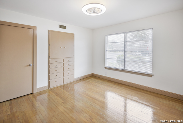 Image 27 of 29 For 351 Northridge