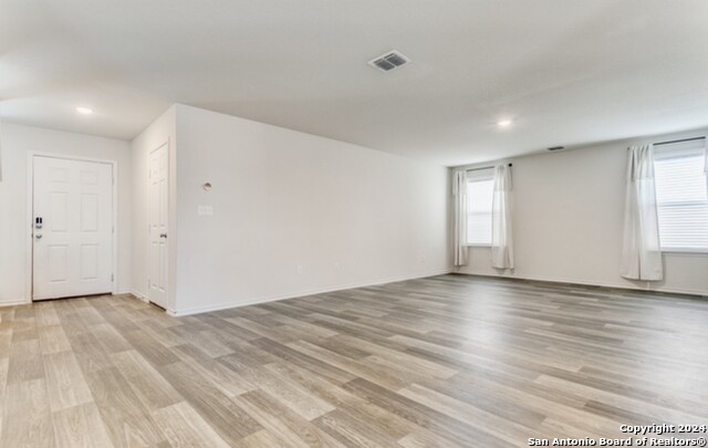 Image 5 of 15 For 5923 Rolling Glen