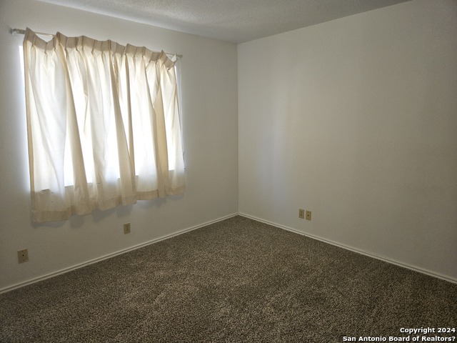 Listing photo id 8 for 5319 Ashbury Dr