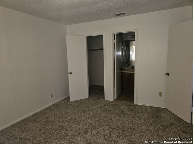 Listing photo id 9 for 5319 Ashbury Dr