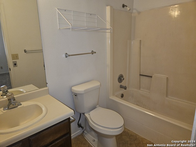 Listing photo id 10 for 5319 Ashbury Dr
