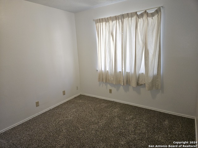 Listing photo id 5 for 5319 Ashbury Dr