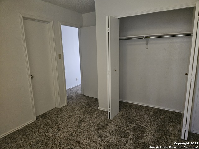 Listing photo id 6 for 5319 Ashbury Dr