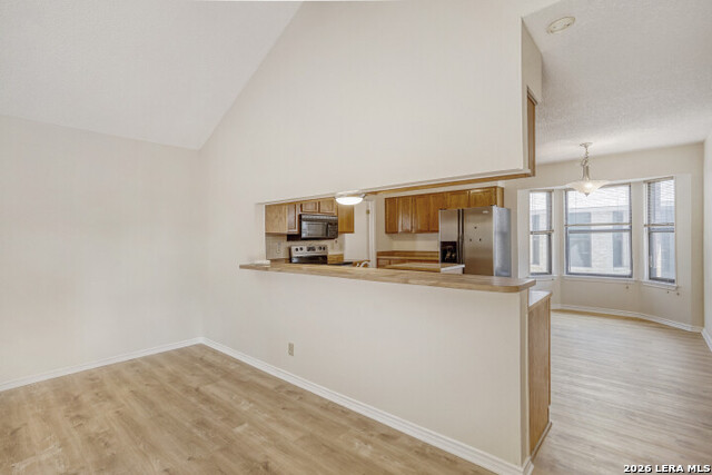 Image 10 of 28 For 13735 Forest Point