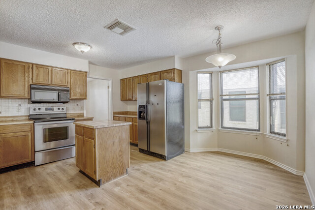 Image 11 of 28 For 13735 Forest Point