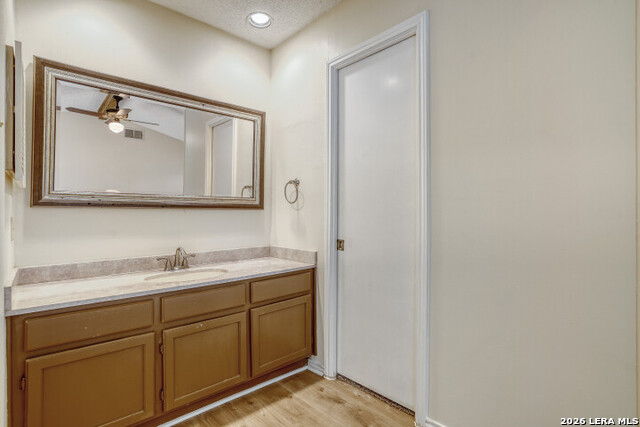 Image 19 of 28 For 13735 Forest Point