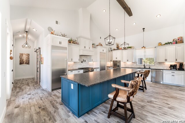 Image 13 of 70 For 452 Wentworth