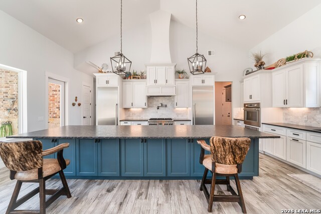 Image 14 of 70 For 452 Wentworth