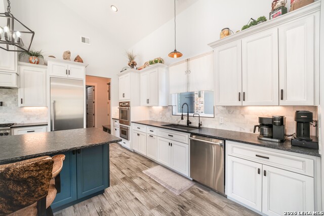 Image 15 of 70 For 452 Wentworth