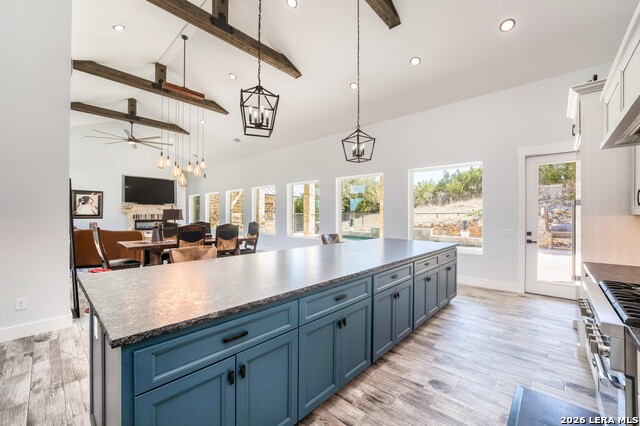 Image 18 of 70 For 452 Wentworth