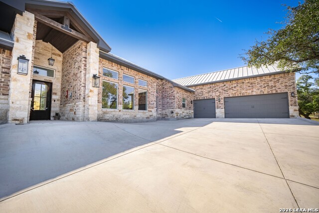 Image 2 of 70 For 452 Wentworth