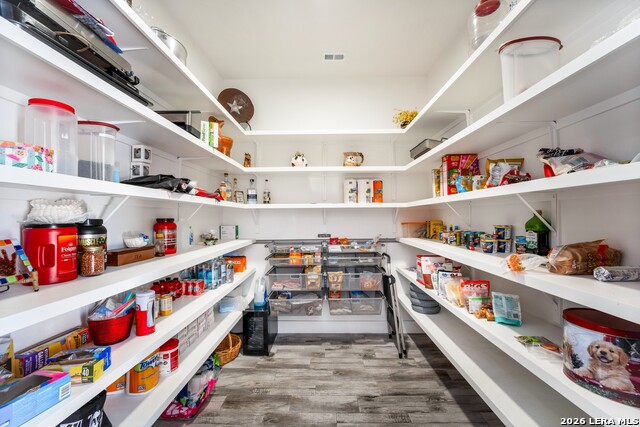 Image 20 of 70 For 452 Wentworth