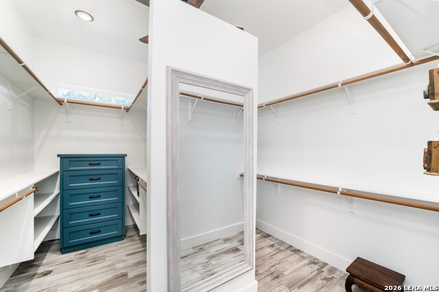 Image 29 of 70 For 452 Wentworth